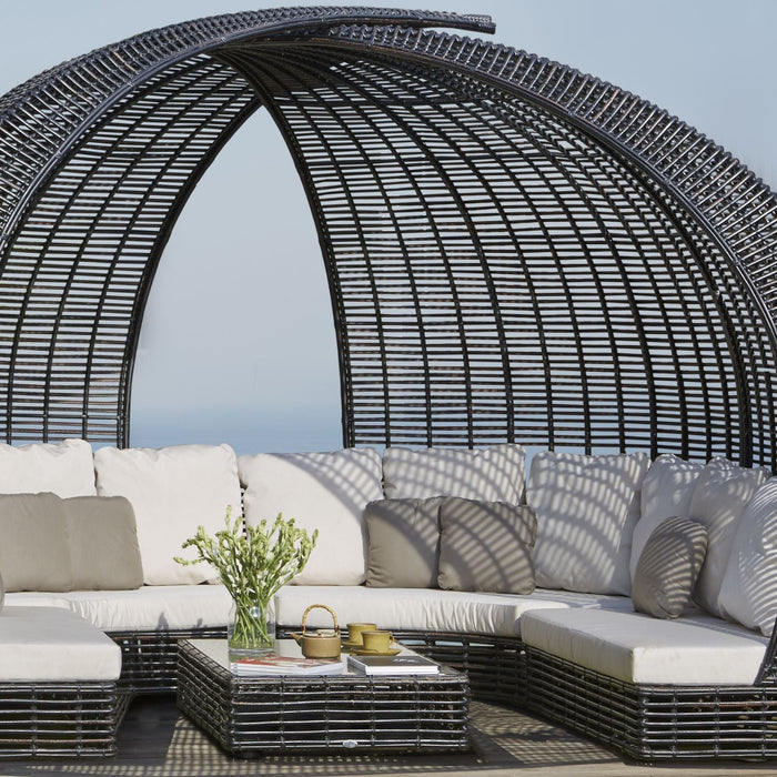 Seamless Indoor-Outdoor Living: How to Bring the Tropics Home (South Florida Style!)